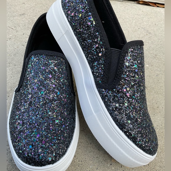 Black sparkling glitter encrusted slip ons Soda brand TTS extremely comfortable - Picture 2 of 6